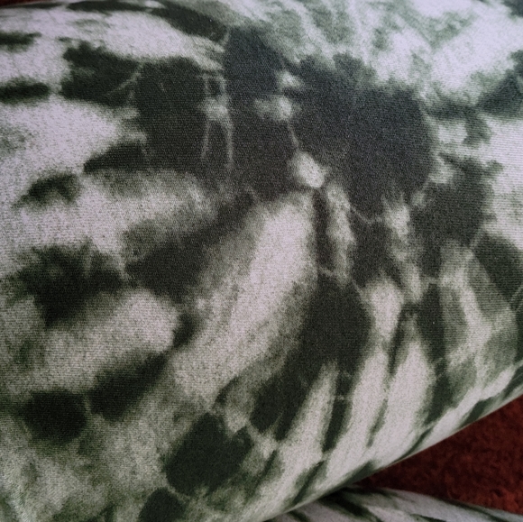 All That Olive Crop top and leggings set - Picture 3 of 4